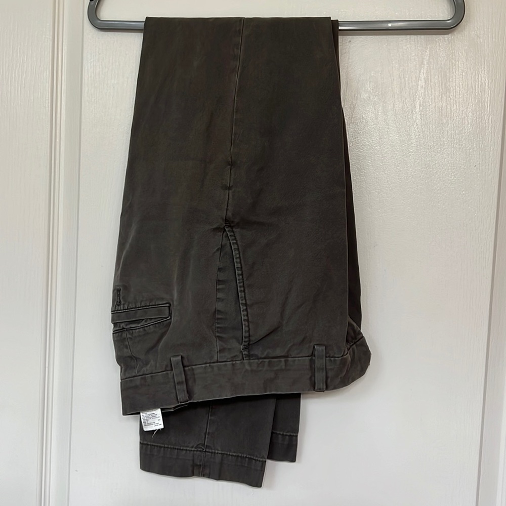 Banana republic men’s aiden Chino pants